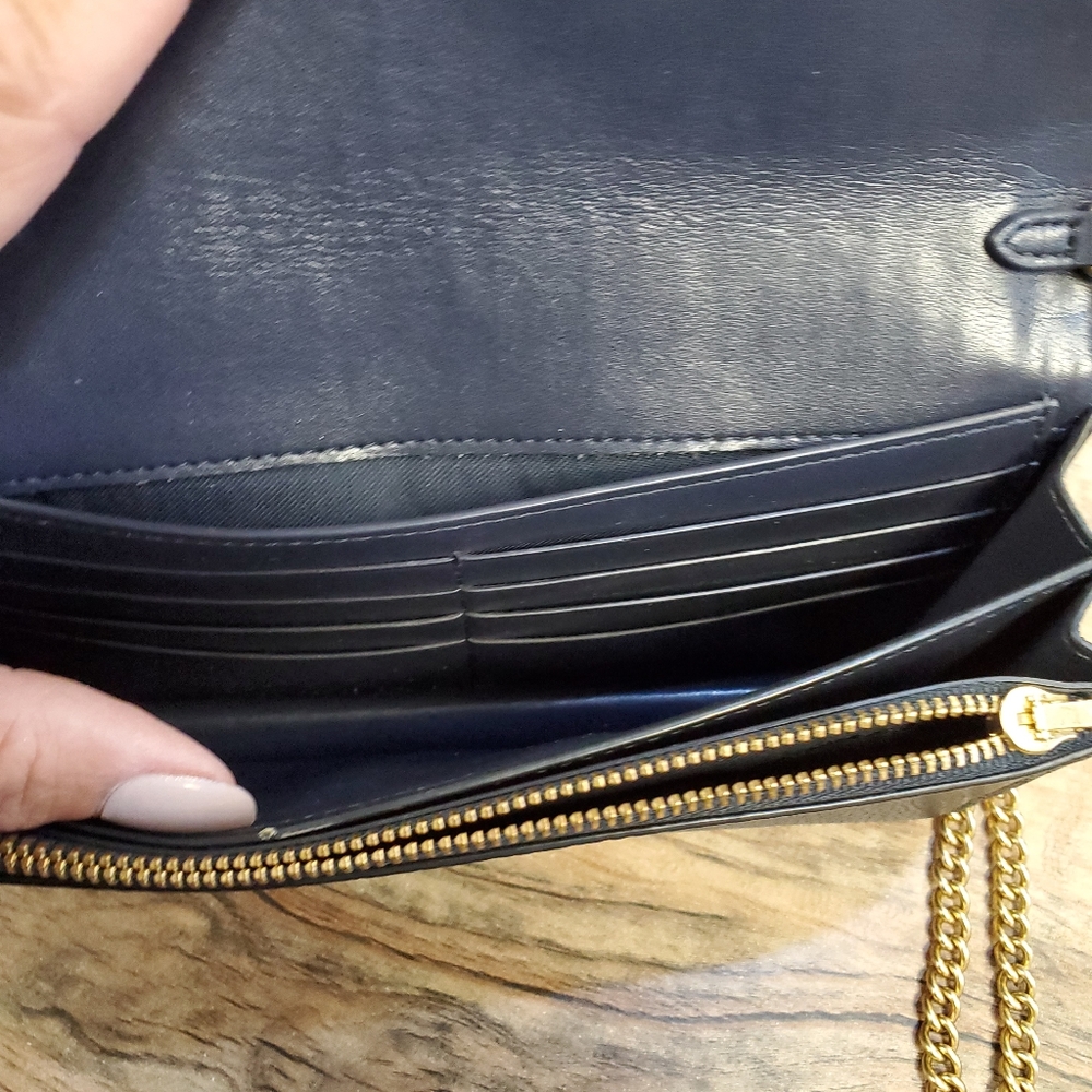 Coach - Picture 3 of 6